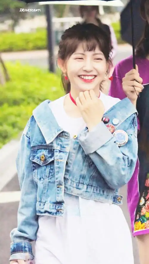 6月7日 23:12   关注  赖美云 赖小七 创造101 可爱 评论 收藏