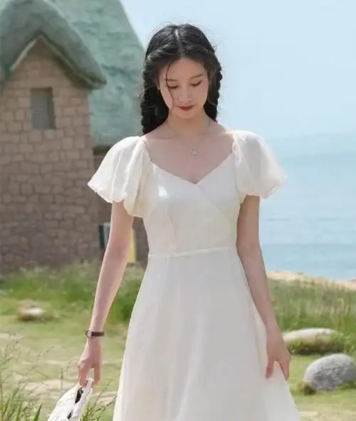 很多女生其实,皮肤并不是天生就这么黑的,只是在日常生活中的一些习惯