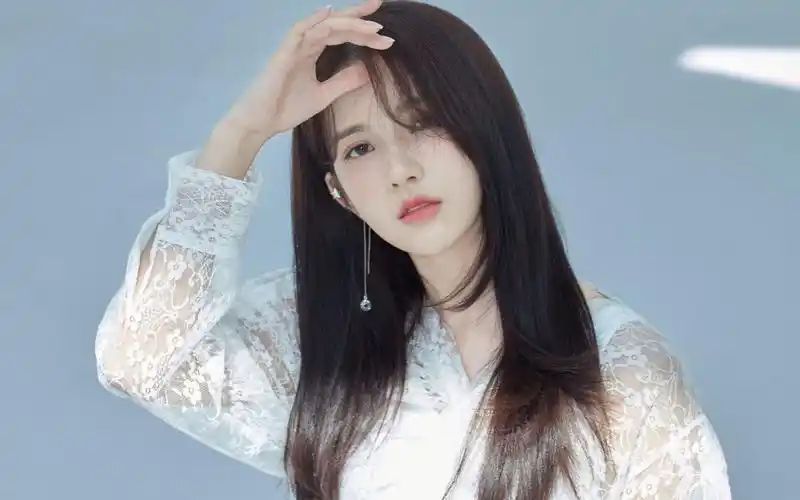 刘些宁甜美养眼壁纸-美女壁纸-高清美女图片-第5图-娟娟壁纸