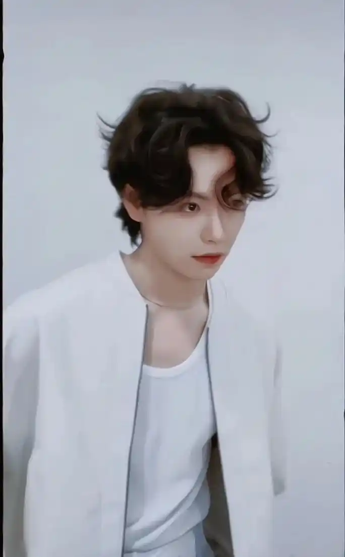 可爱梁梁.#阳光男孩 #可甜可酷可温柔 #肖宇梁@抖音创作者 - 抖音