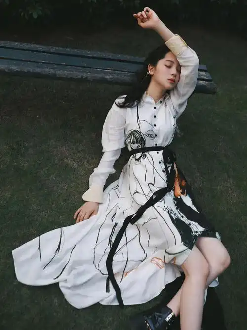 欧阳娜娜今晚dy活动造型