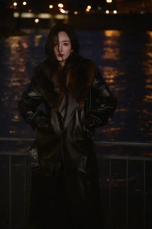 杨幂巴黎撑伞##杨幂巴黎时装周