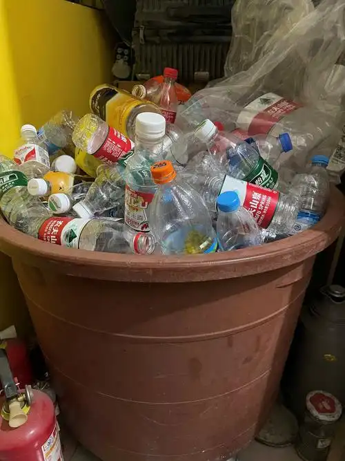 捡矿泉水瓶子一年赚的钱在这里都亏完了想死的心都有