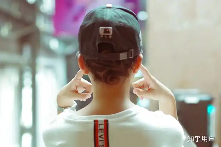 有没有好看的半剃头图片女生