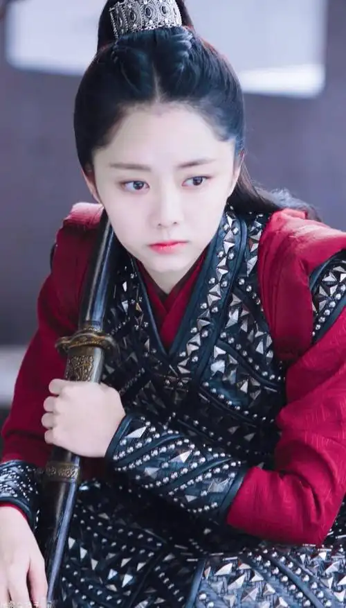 说起来,也好久没看到谭松韵的古装剧了,她的《锦衣之下》播出时,大家