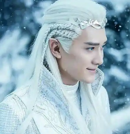 我们舔过屏的古装白发男神,马天宇于朦胧胡歌,谁的回眸惊艳时光_造型