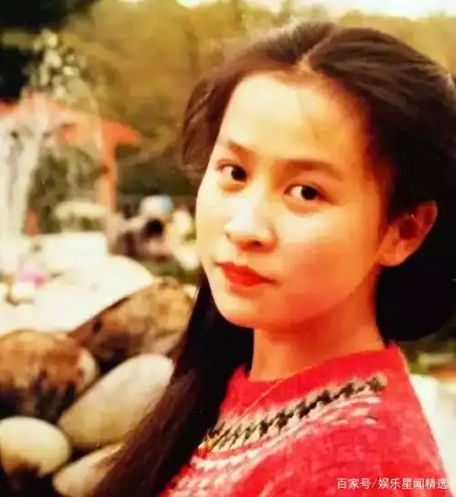 刘嘉玲18岁土味照片首次曝光?何时从娱乐圈老江湖,蜕变成知性女