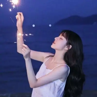 头像女干净蓝色高清唯美的浅蓝色系小清新图片女头