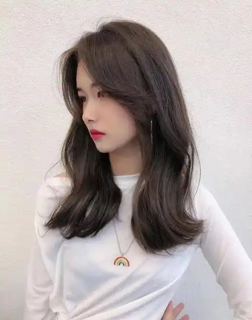 2021"网红八字刘海烫"超瘦脸巨修颜_发型