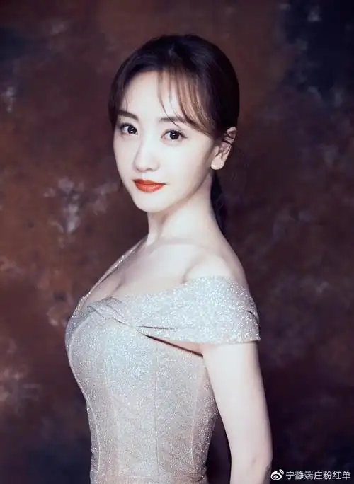 杨蓉太美了如同画中的美人