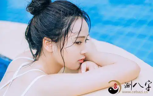 解梦 身体  周公解梦梦见女人光身体,自己最近的观念十分的烦闷,期待