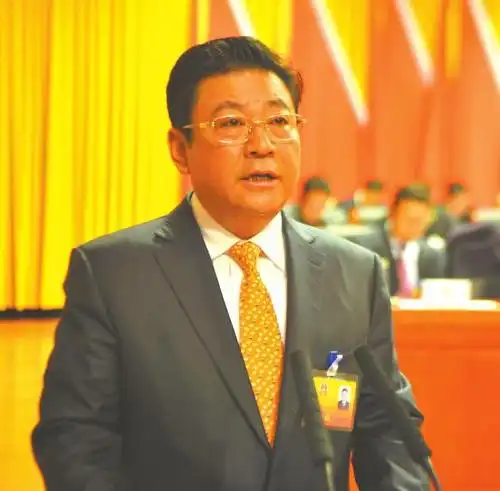 拉萨市第十届人民代表大会第四次会议召开