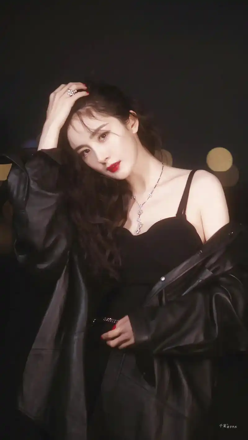 杨幂 暴风眼2021年卫视收视率年度第11!东方卫视前5! - 抖音