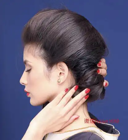 英伦"潮"打造凯特王妃优雅盘发      优雅的花式盘发,令整体的气质