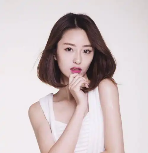 腾讯nba第一美女小七宣布结束单身网友肯定又是一个富二代