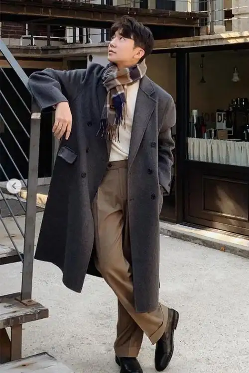 男人穿靴子配什么裤子好看(展现出不同寻常的时尚潮流)