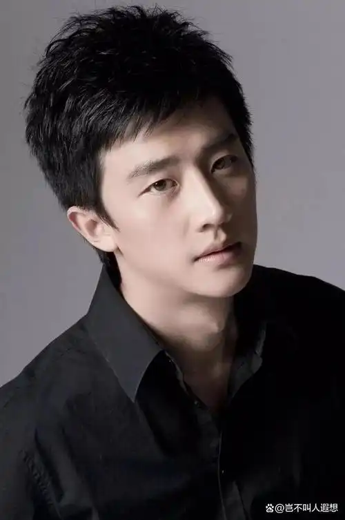 娱乐圈十大小眼睛帅气男明星 看看有没有你喜欢的