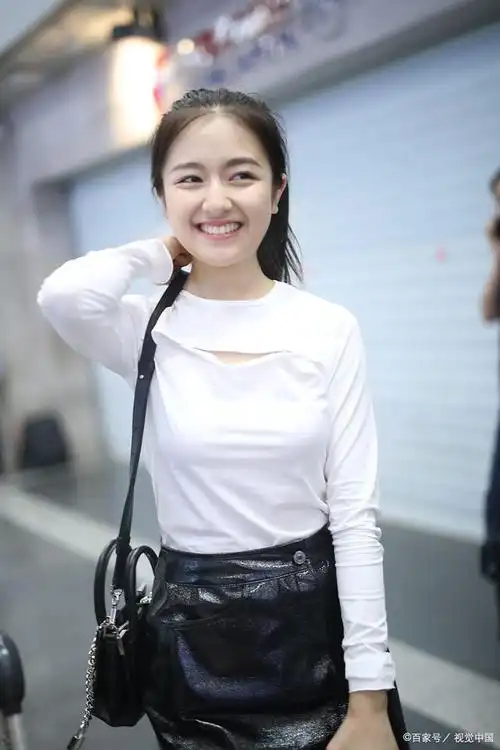 漂亮女星李兰迪,她给人很干净很干净很美好的感觉,超喜欢她.