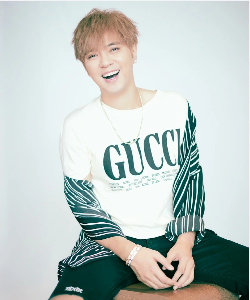 罗志祥减肥成功为新专辑做准备,微博晒照,帅翻天