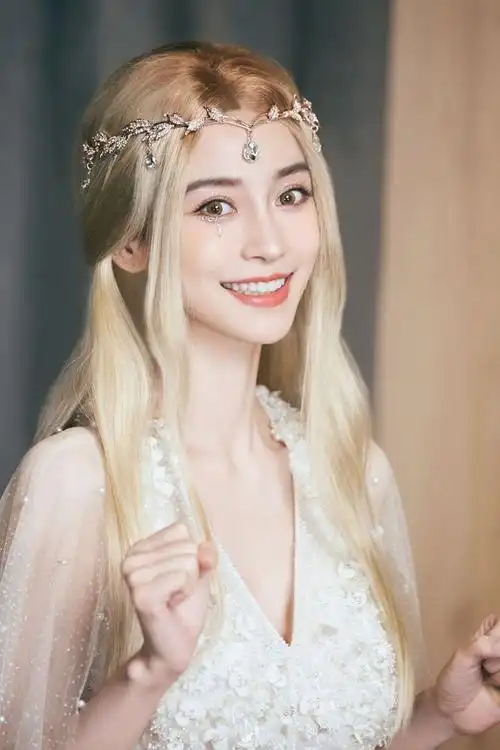 angelababy每一次造型都好美扮演精灵女王仙气飘飘金发太养眼