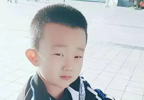 5 7岁小男孩短平头帅气儿童发型男7一10岁儿童剃头头型有哪些 一起来