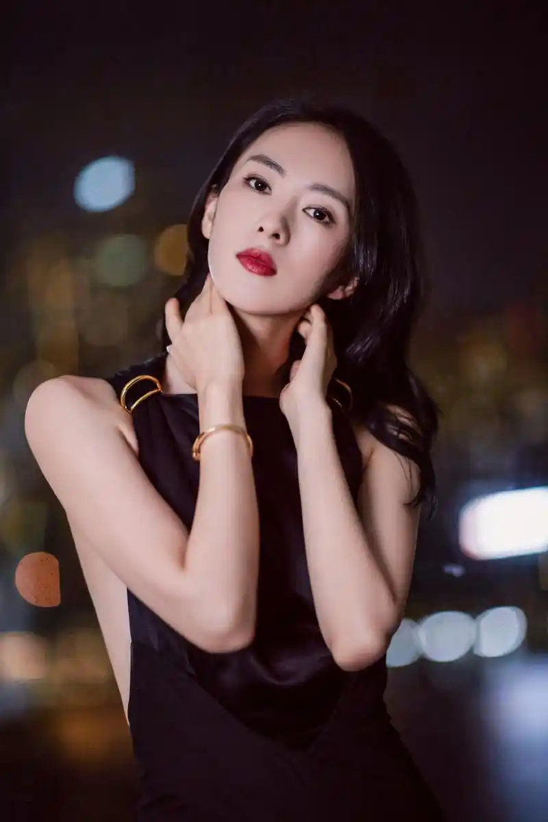 童瑶黑色长裙优雅写真图片18