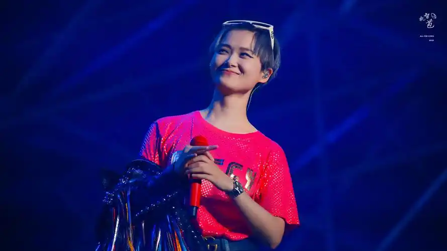 李宇春-2018流行(liúxíng)巡回演唱会-0526深圳站