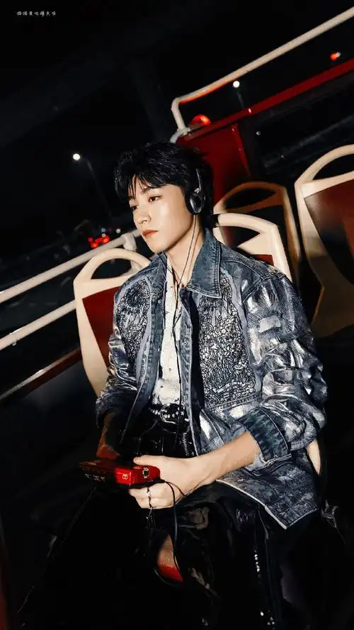 #王俊凯将出席2024巴黎时装周##王俊凯 巴黎时装周#