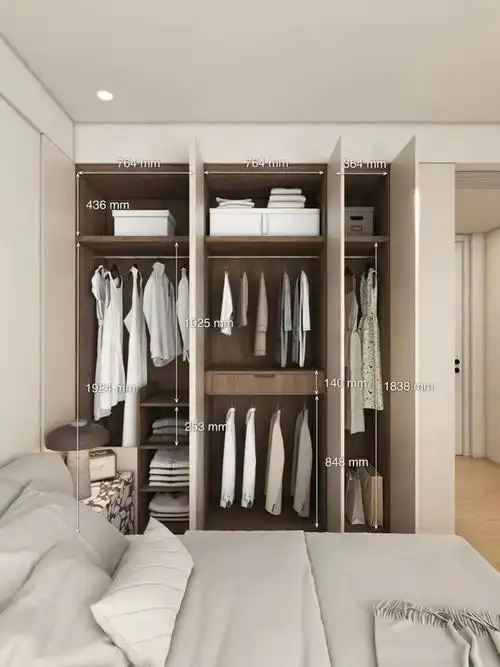 卧室衣柜别再做传统的了现在流行旁边做个侧边柜不仅美观还非常实用