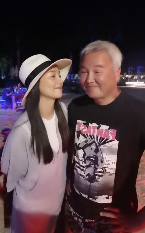 张庭多次猛扇林瑞阳耳光后大笑摸脸安慰自称打狠了