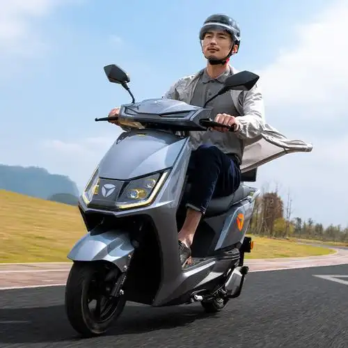 雅迪电动车新款t5冠能版20石墨烯电池增程电动车代步轻便电动摩托车