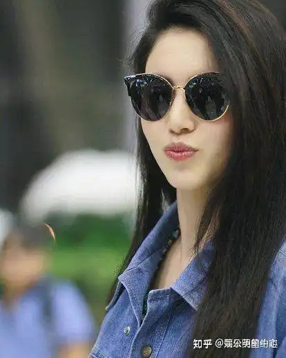 混血女演员余俪照片曝光