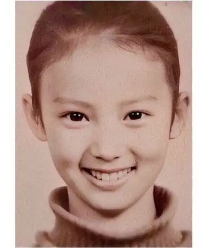 金晨小时候好像煎妮