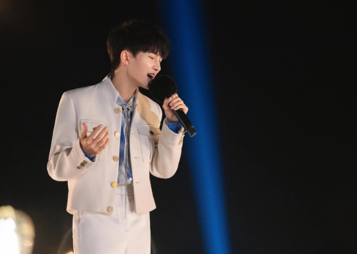 原创无所畏惧一岁了期盼一个live舞台感受周深的那份热血沸腾