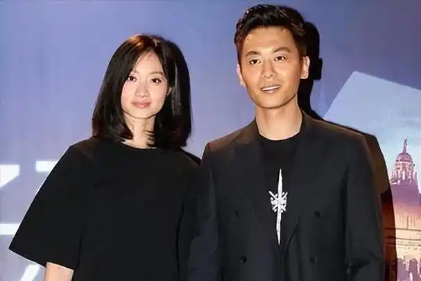 果不其然,在朱亚文的全力支持下,沈佳妮的演艺事业也逐步走向正轨