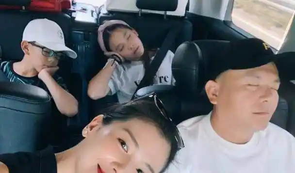 有种"逆袭"叫刘涛女儿,小时候像王珂,长大却和刘涛复制粘贴!