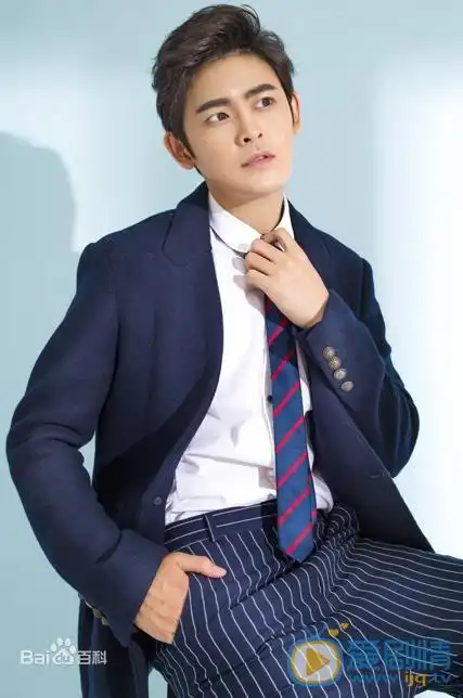 微微一笑很倾城阿彩是谁演的_阿彩扮演者李欣泽资料 | 爱剧情