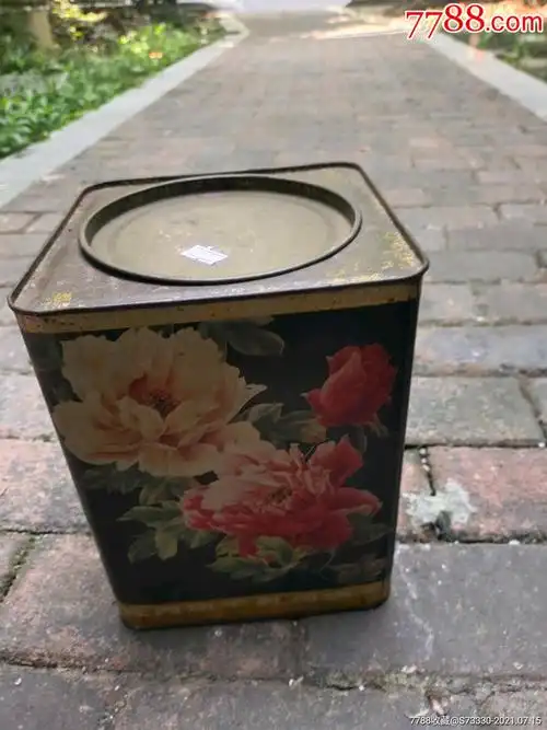 怀旧老物件民俗陈列80年代左右,牡丹花铁皮饼干桶