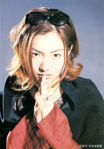 郑秀文越来越瘦,年轻时肉肉的好美,现在坚持健身很健康!