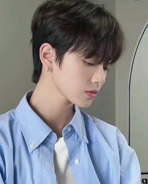 男生微分碎盖发型,一款不用打理的发型