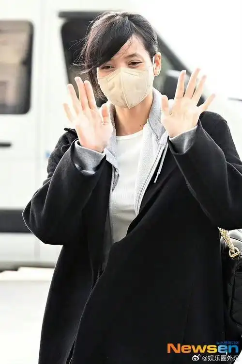 #lisa进组##lisa回泰国拍戏了#