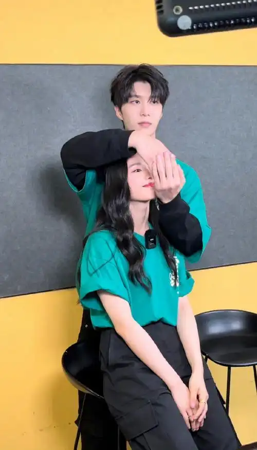 上一个和范丞丞有cp感的还是贾玲##上一个让范丞丞这么主动的还是