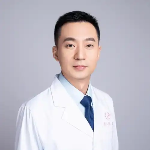 南方都市报皮肤科医生胡云峰当互联网选择到你时招呼都不会打一个