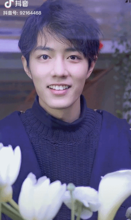 肖战采访笑动图 - 堆糖,美图壁纸兴趣社区