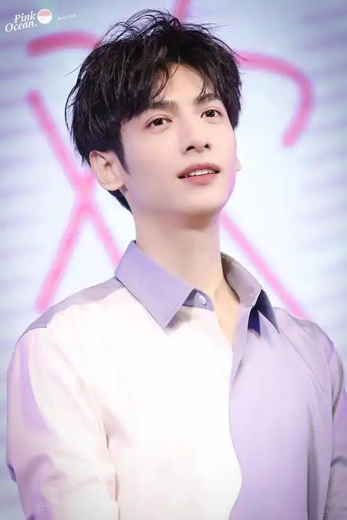 【罗云熙】春天到啦,我们组能换一个清新的头像吗.