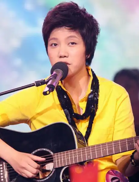 学霸出生的选秀亚军,一度被拿来和李宇春比较,现在过得怎么样?_李霄云