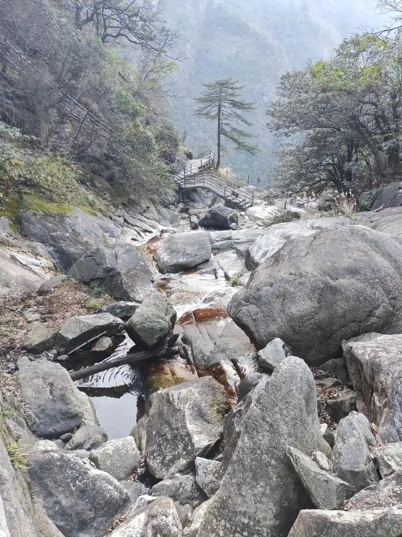 江南第一瀑"云谷飞瀑" 宜春市温汤明月山景色 - 抖音