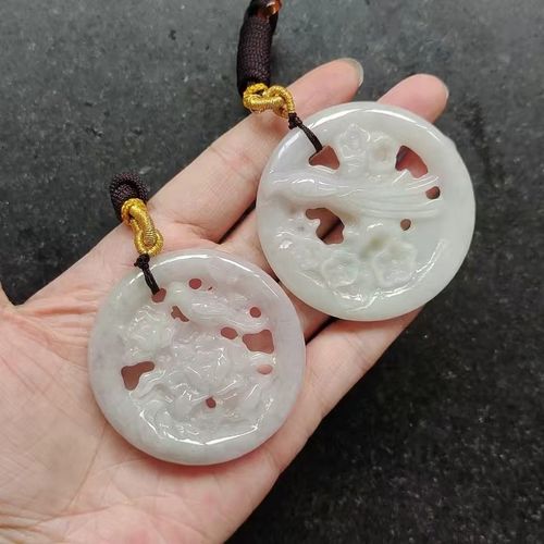 翡翠a货花鸟图挂件翡翠喜上眉梢挂件镂空雕花鸟挂件圆牌花鸟挂件