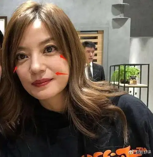 赵薇晒生日照44岁的素颜皮肤松垮略憔悴但纯天然就是很漂亮