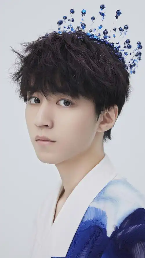 王俊凯温润帅气写真手机壁纸